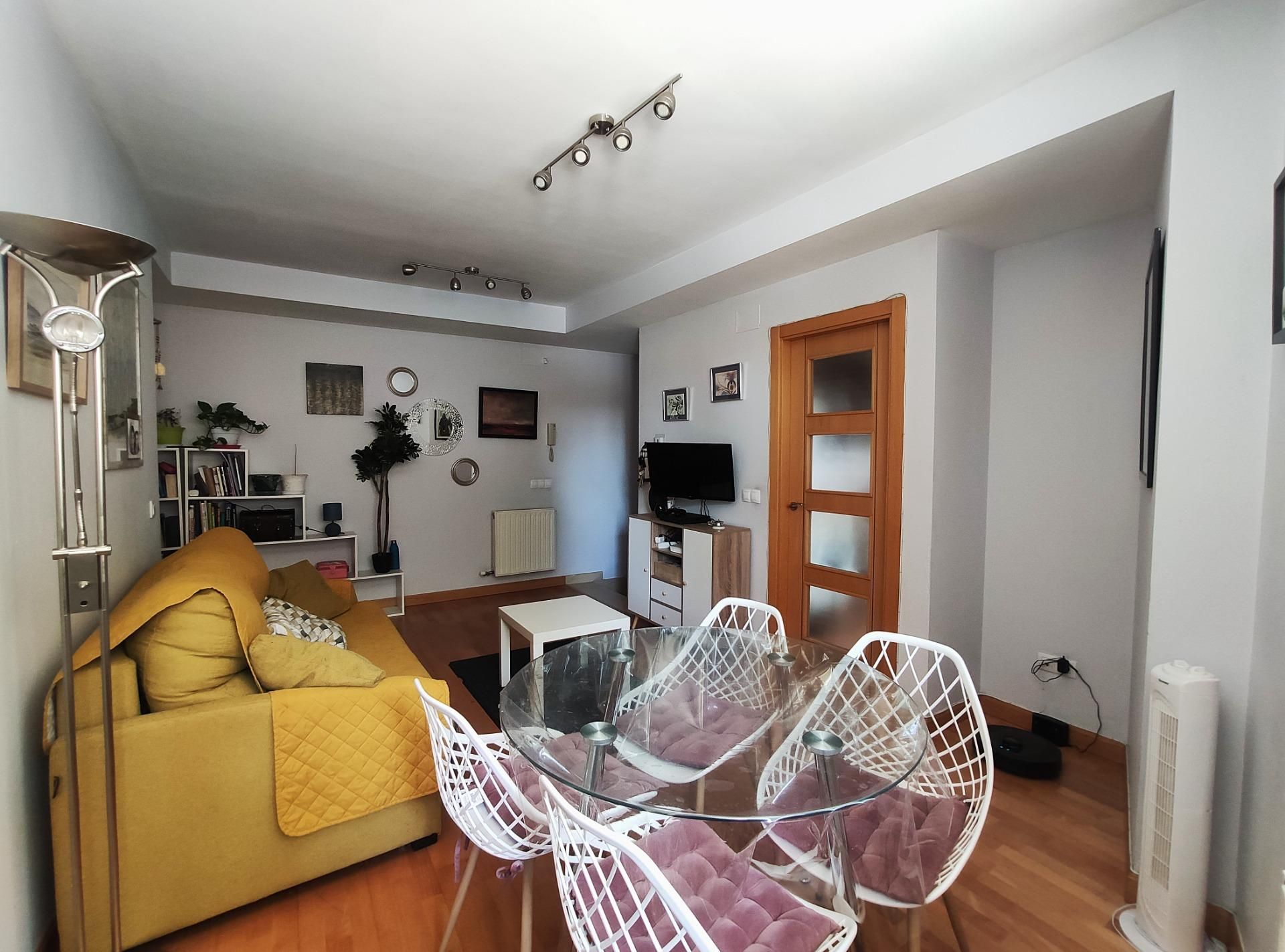 Living room of Flat for sale in Burgos Capital  with Heating, Storage room and Balcony