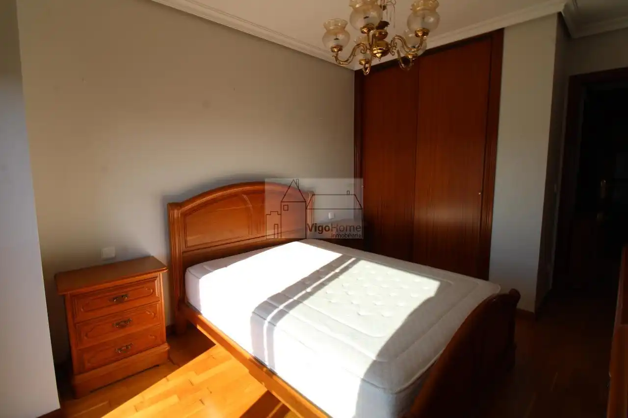 Bedroom of Flat for rent in Vigo   with Heating, Storage room and Furnished