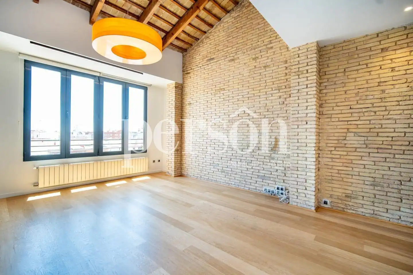 Sala d'estar de Àtic de lloguer en Valencia amb Aire condicionat, Parquet i Terrassa