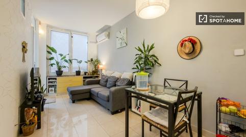 Foto 2 de Pis de lloguer a El Turó de la Peira, Barcelona