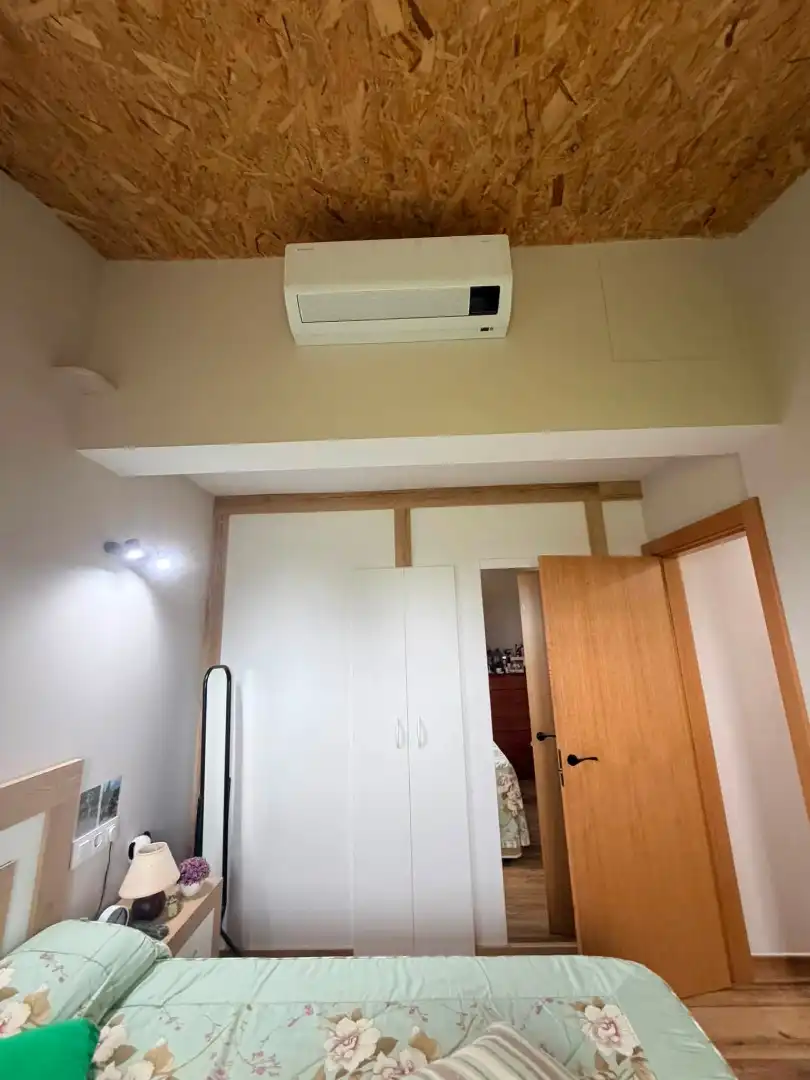 Dormitori de Casa o xalet en venda en Cartes amb Aire condicionat, Calefacció i Jardí privat