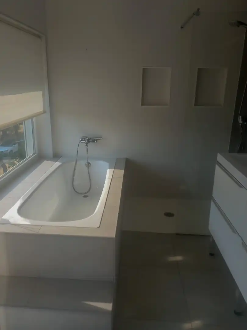 Baño de Casa o chalet en venta en Villanueva del Pardillo con Aire acondicionado, Calefacción y Jardín privado