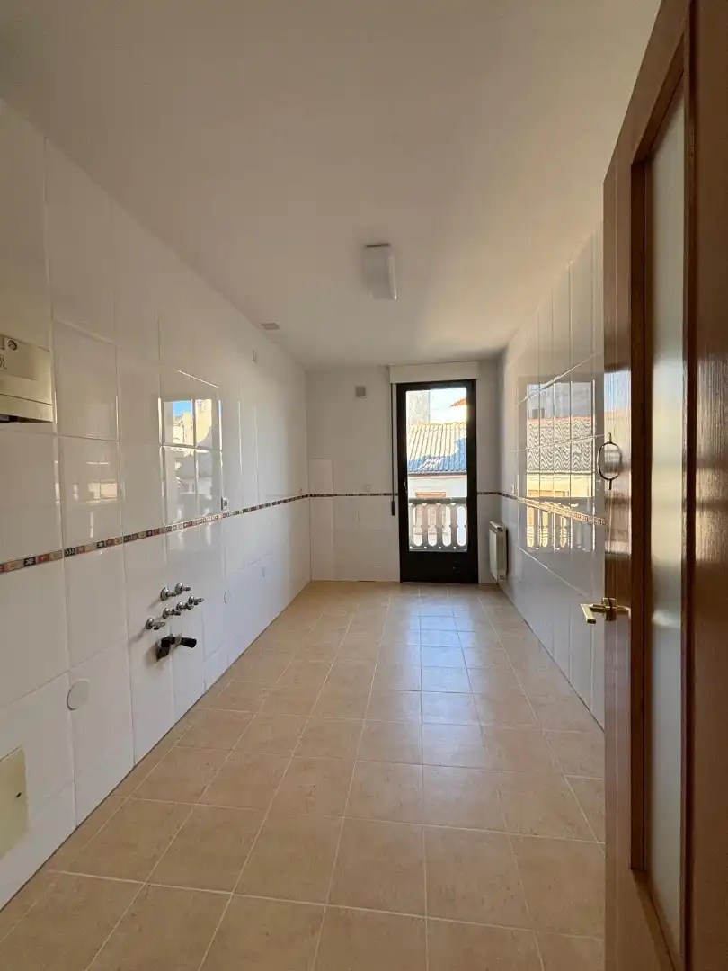 Wohnung zum Verkauf in Cuéllar mit Heizung, Parkett und Terrasse