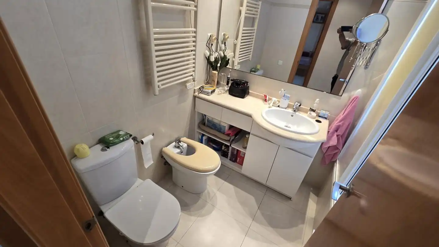 Baño de Apartamento de alquiler en Gandia con Terraza, Amueblado y Piscina comunitaria