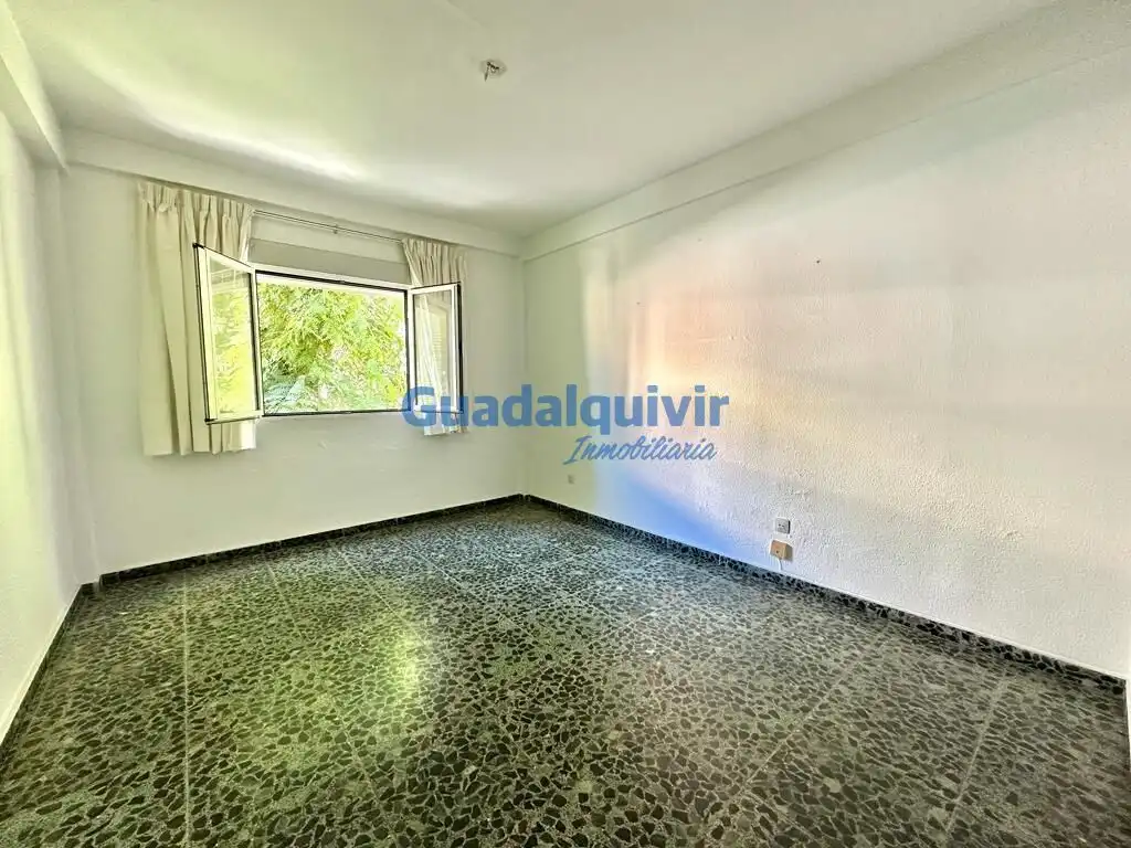 Habitación de Piso en venta en Sevilla con Aire acondicionado, Calefacción y Terraza