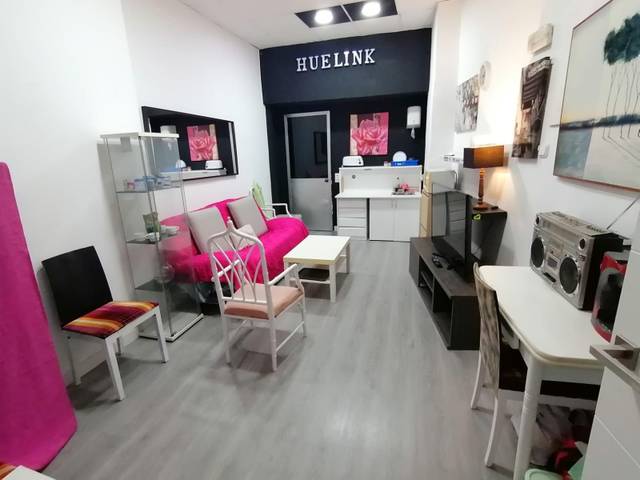 Local comercial en Venta en Maestro Guerrero en Parque Ayala - Jardín de la Abadía - Huelín