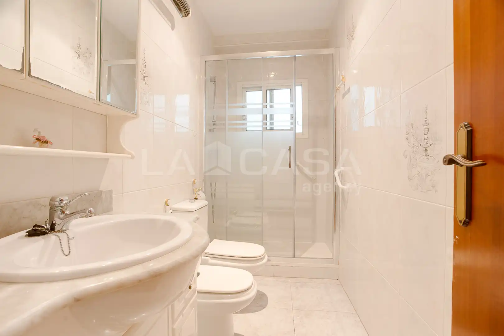 Piso con terraza en venta en Carrer del Camp Arriassa, imagen 30