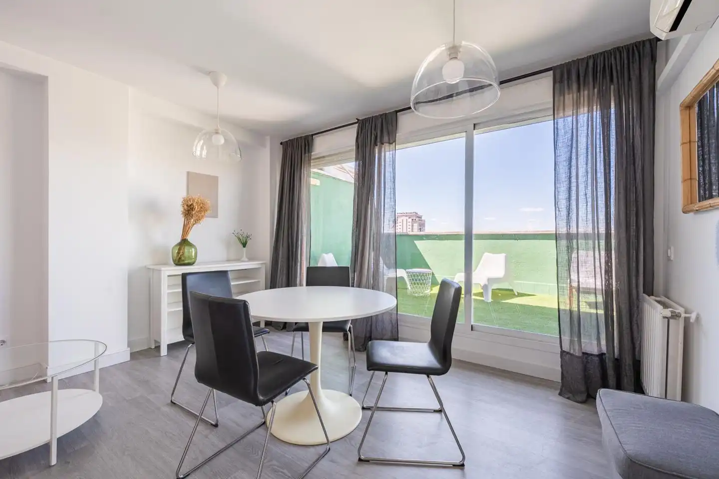 Dining room of Attic for rent in Madrid  with Air Conditioner, Heating and Parquet flooring
