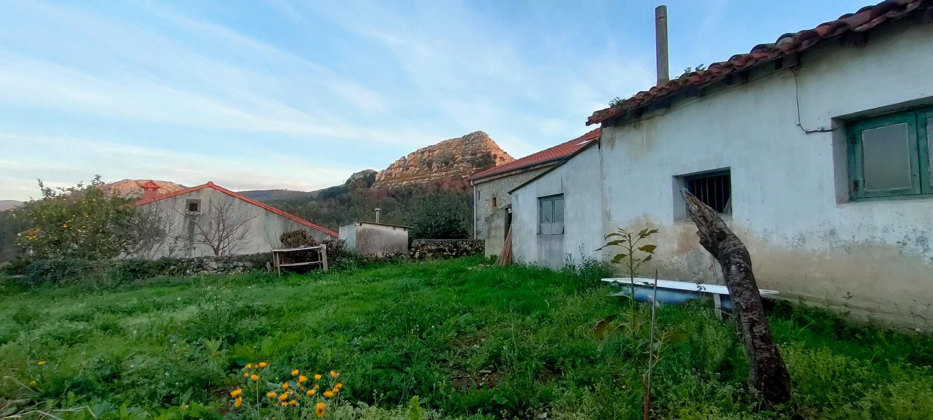 Finca rústica en venda en Riotuerto amb Jardí privat