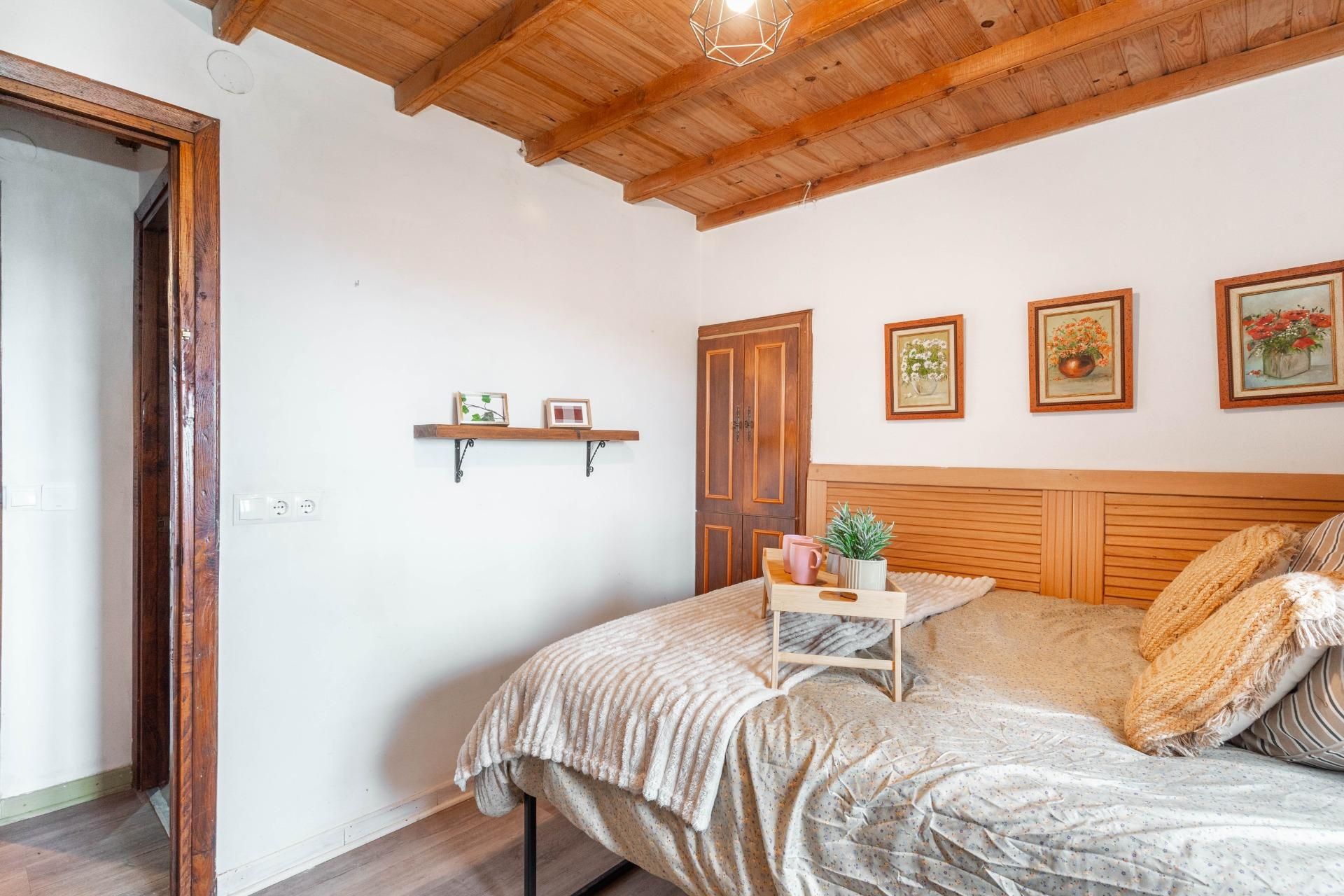 Dormitori de Casa o xalet en venda en Vegadeo amb Jardí privat, Terrassa i Moblat