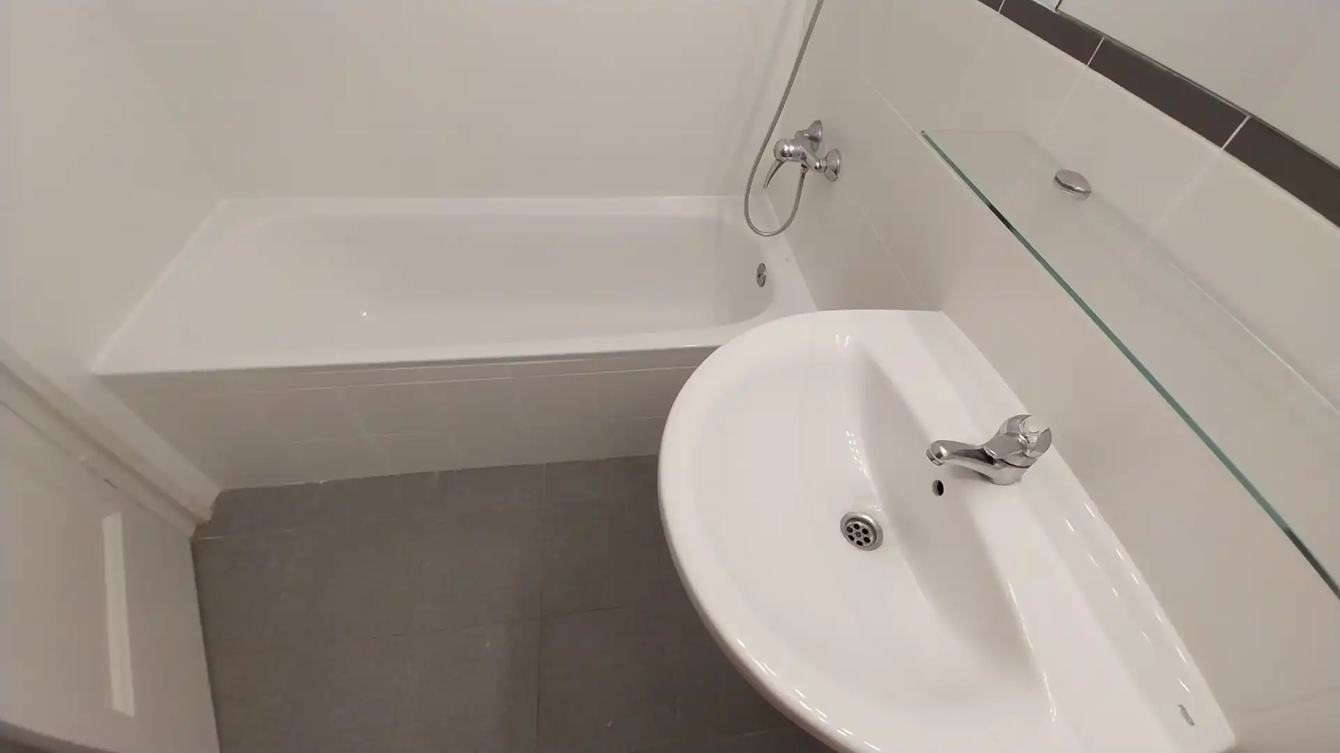 Bany de Pis de lloguer en Barcelona amb Calefacció, Parquet i Forn