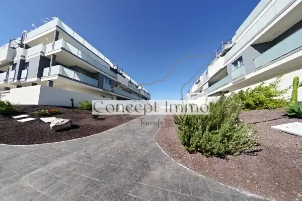 Vista exterior de Planta baja en venta en Granadilla de Abona con Terraza, Trastero y Piscina comunitaria