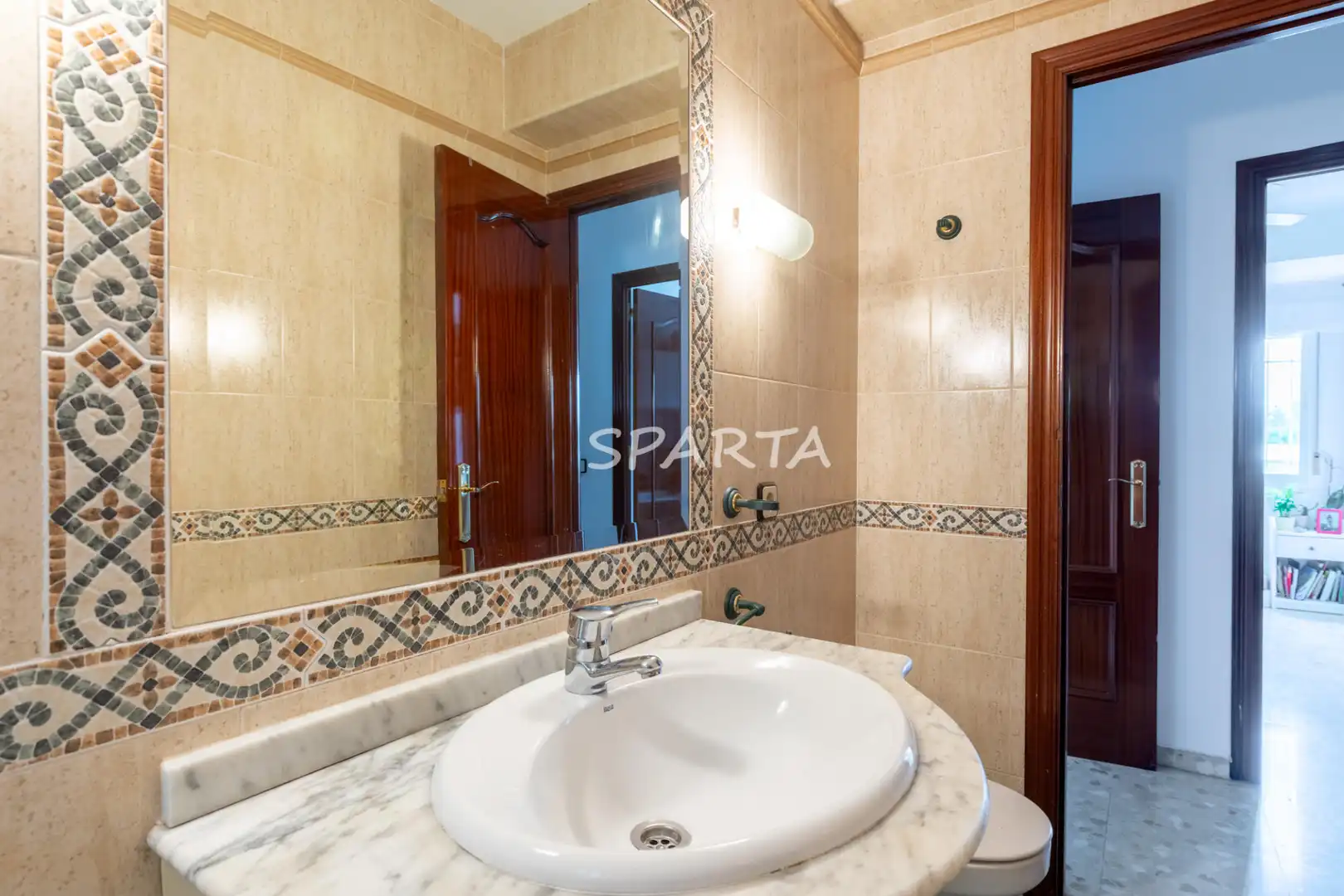 Baño de Piso en venta en Castilleja de la Cuesta con Aire acondicionado, Horno y Microondas