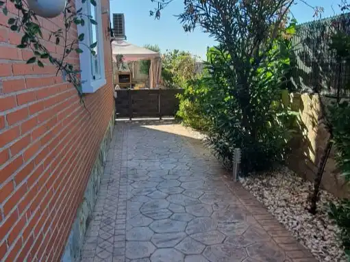 Chalet con piscina en venta en Avenida Aragoneses 1, imagen 11