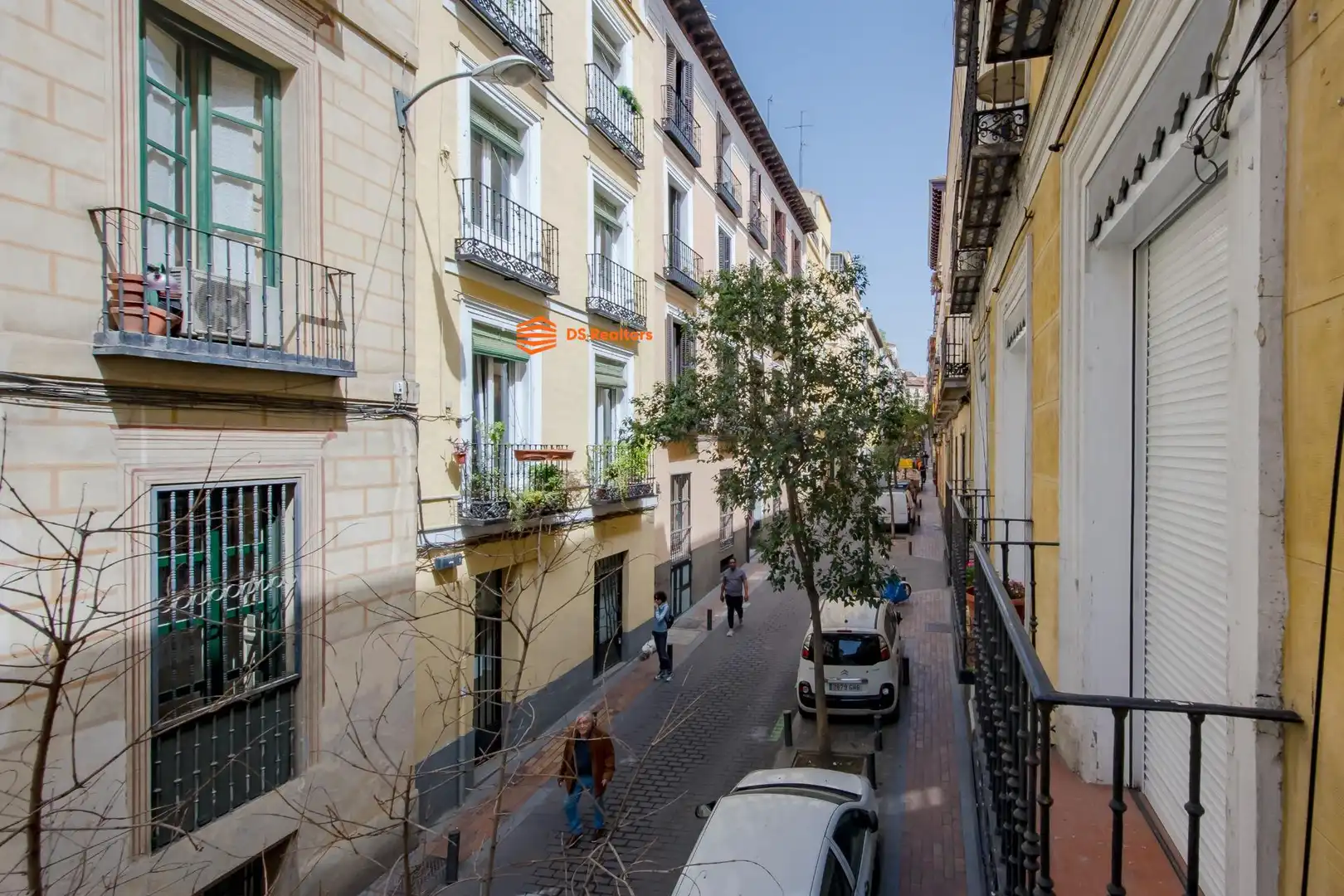 Außenansicht von Wohnung zur Miete in Madrid mit Heizung, Möbliert und Balkon