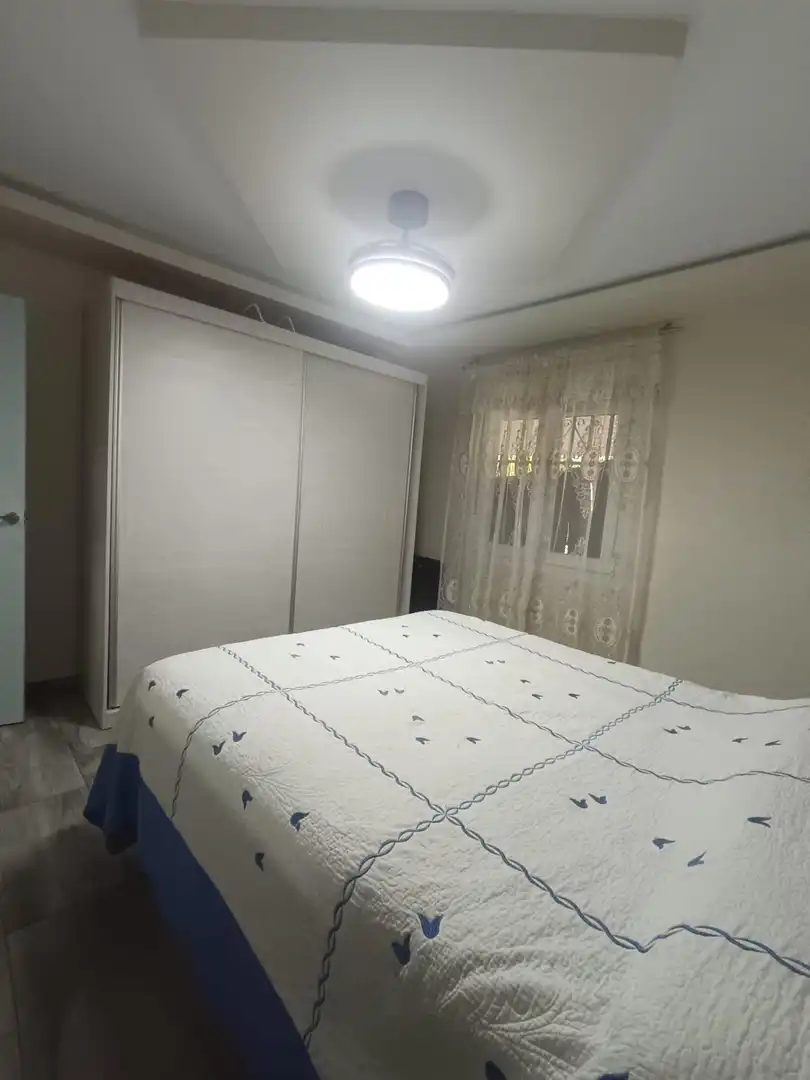 Bedroom of Flat for sale in Sevilla  with Air Conditioner and Furnished