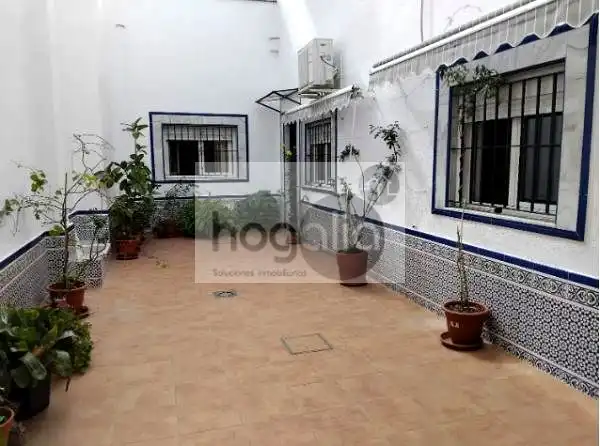 Jardí de Casa o xalet de lloguer en Sevilla amb Aire condicionat
