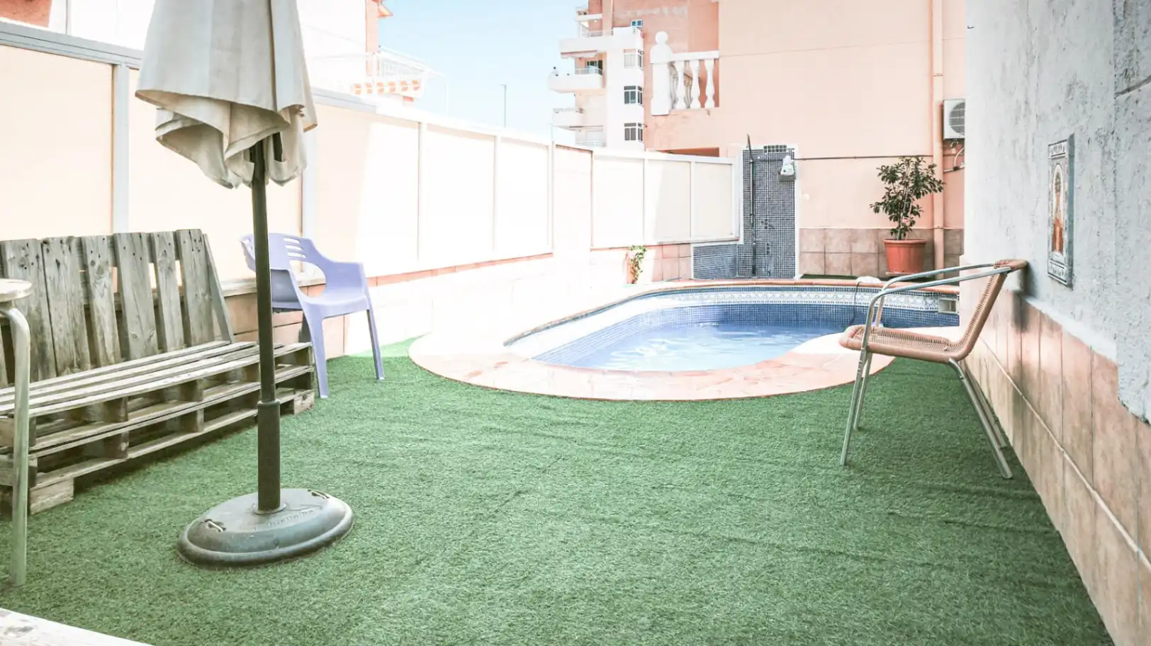 Schwimmbecken von Haus oder Chalet zum Verkauf in Oliva mit Klimaanlage, Heizung und Terrasse