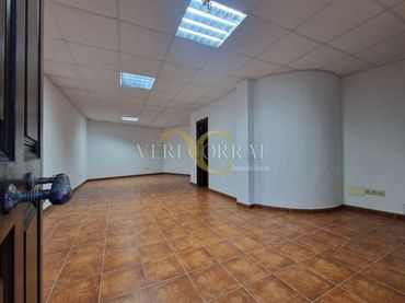 Local comercial en alquiler en Cué 26