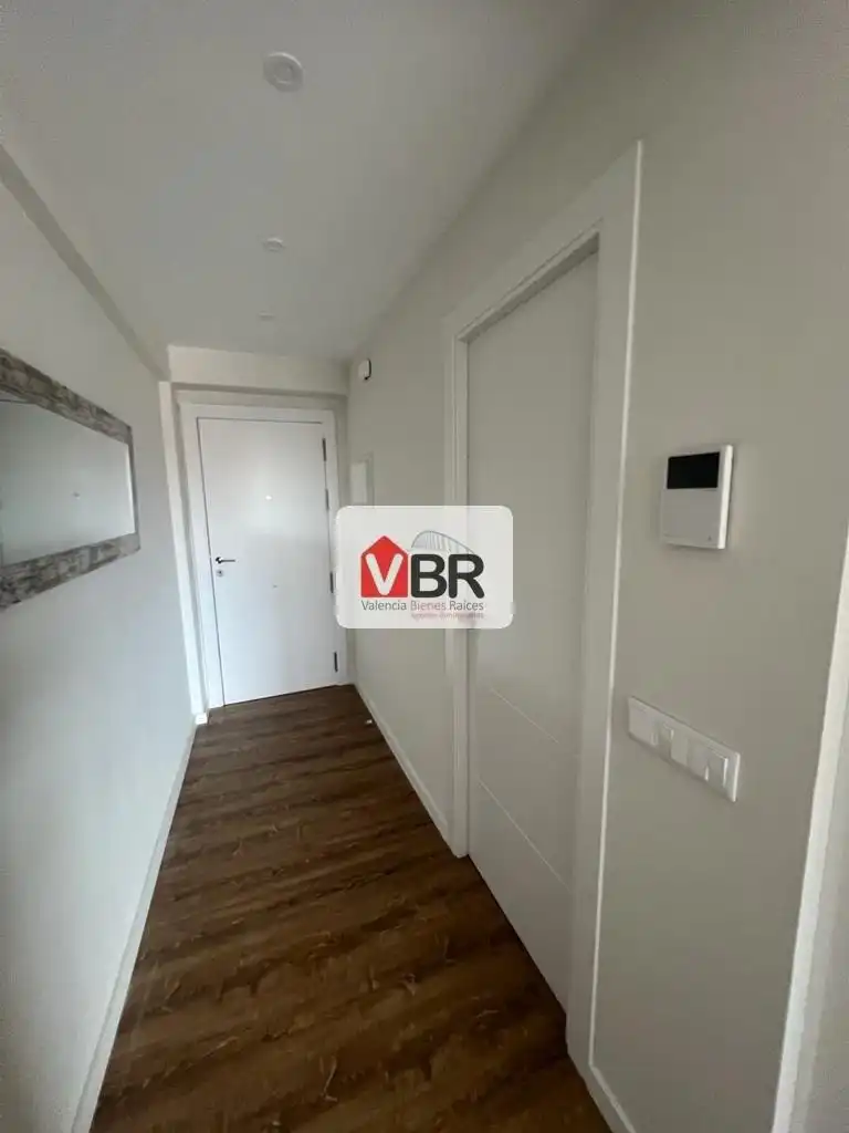 Wohnung zur Miete in Valencia mit Klimaanlage, Heizung und Terrasse
