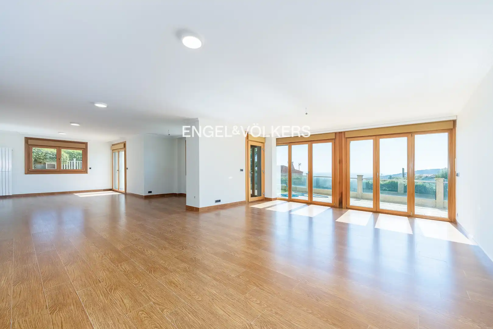 Sala de estar de Casa o chalet en venta en Nigrán con Calefacción, Jardín privado y Piscina