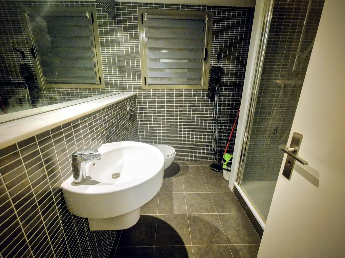 Baño de Piso en venta en Barcelona con Piscina comunitaria