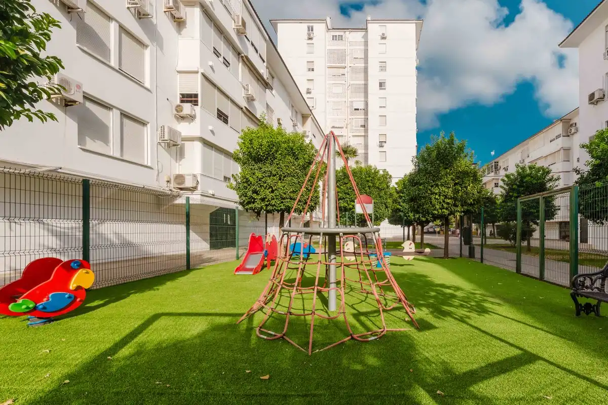 Vista exterior de Piso en venta en Sevilla con Aire acondicionado, Calefacción y Terraza