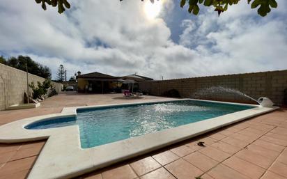 Swimming pool of House or chalet for sale in Chiclana de la Frontera  with Air Conditioner, Heating and Private garden