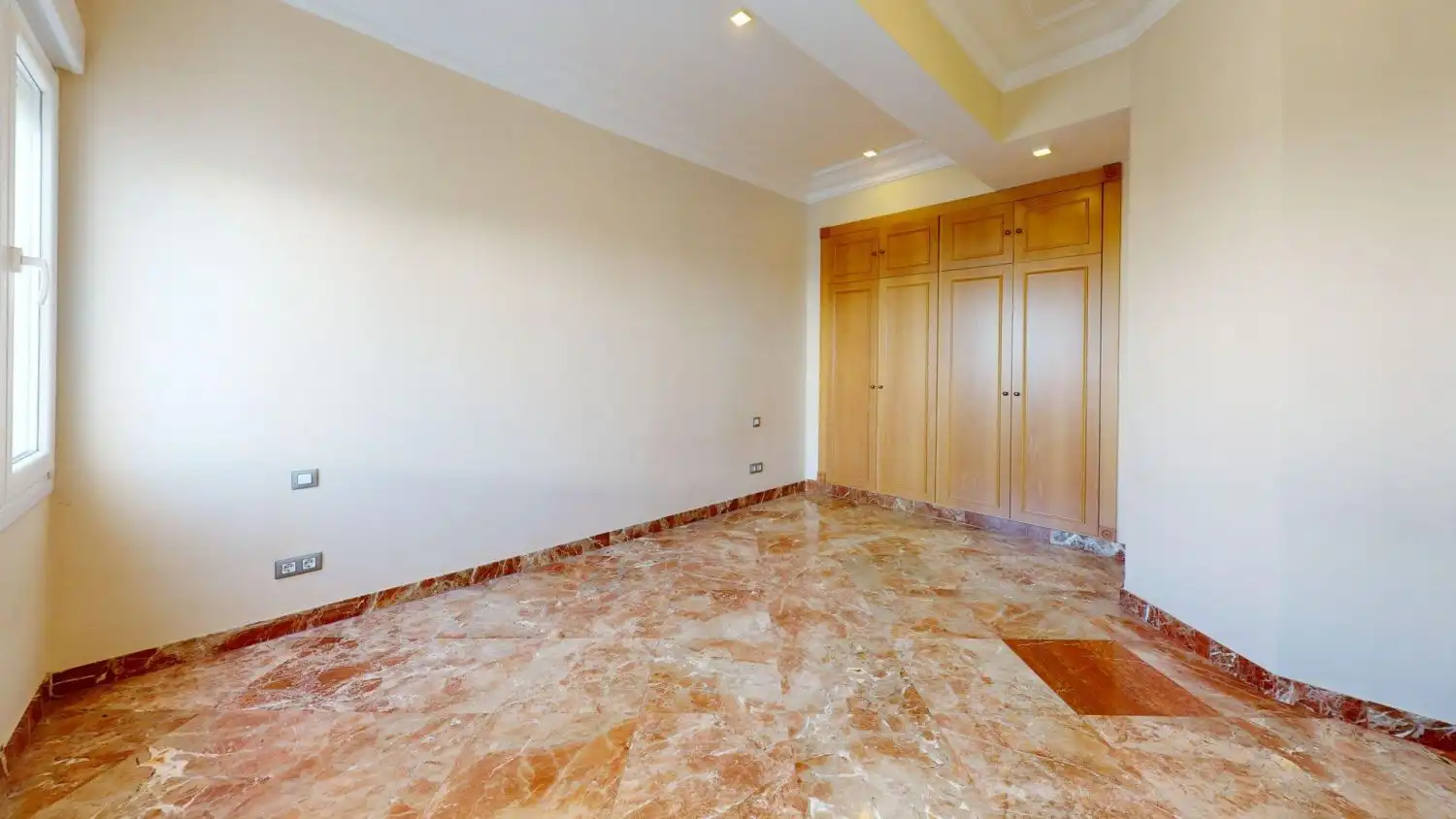 Flat for rent in Sevilla  with Air Conditioner, Heating and Terrace