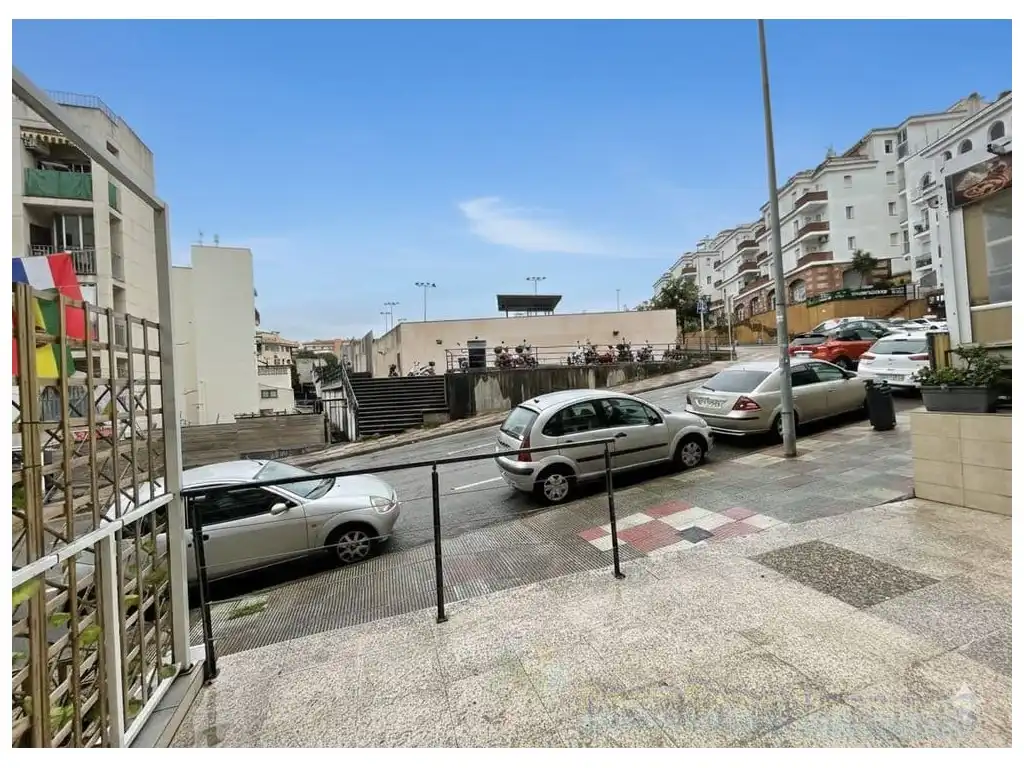 Locale commerciale in vendita a Calle Valenti Almirall