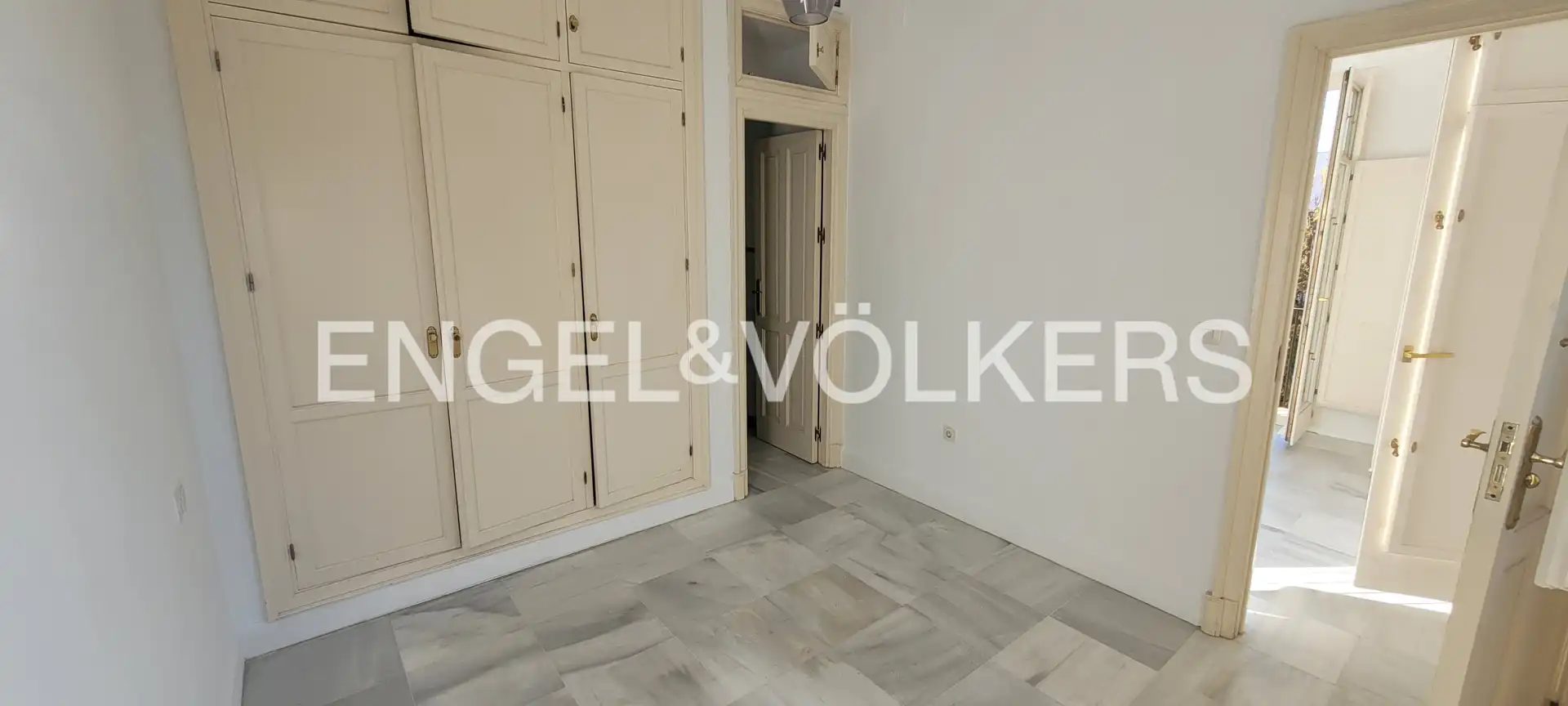 Maisonette zur Miete in Sevilla mit Klimaanlage, Heizung und Balkon