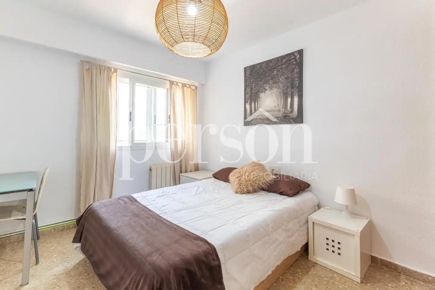 Habitación de Piso de alquiler en Valencia con Aire acondicionado y Amueblado