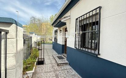 Exterior view of Single-family semi-detached for sale in  Madrid Capital  with Heating and Terrace