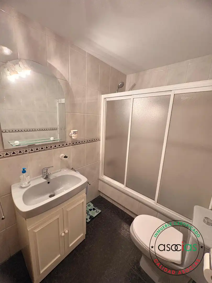 Baño de Piso en venta en Gijón  con Calefacción, Parquet y Trastero