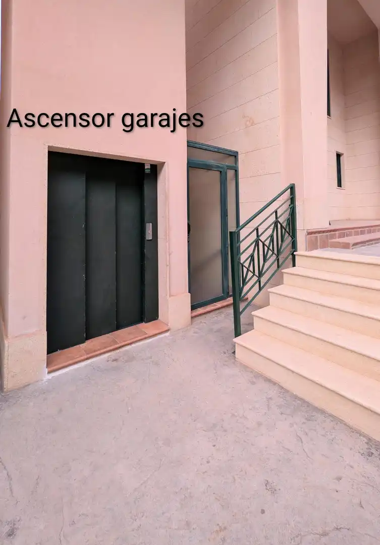 Casa o xalet de lloguer en Santa Pola amb Aire condicionat, Calefacció i Jardí privat