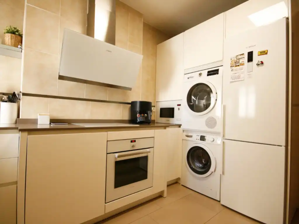 Flat with lift for sale in Avenida Reina Sofia, imagen 2
