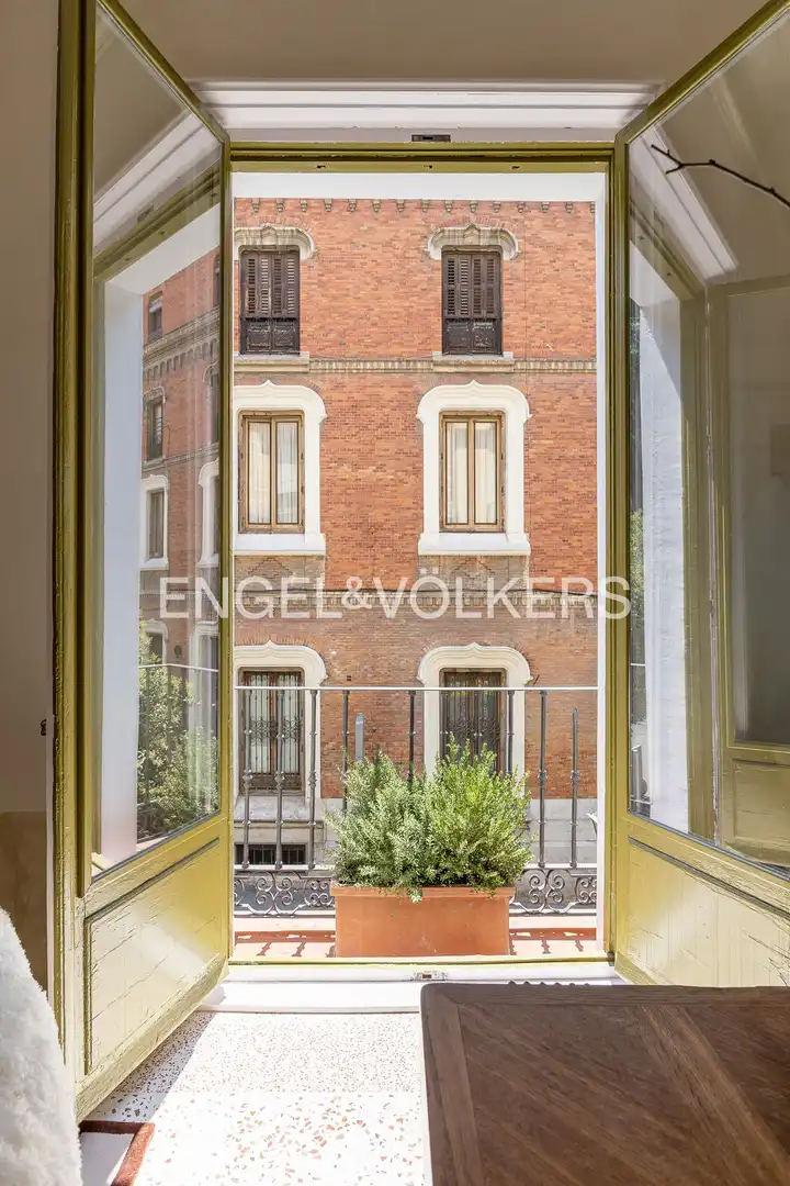 Vista exterior de Piso en venta en Madrid con Aire acondicionado y Calefacción