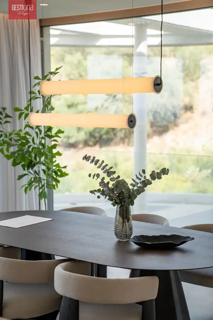 Esszimmer von Dachboden zum Verkauf in Benahavís mit Klimaanlage, Heizung und Privatgarten