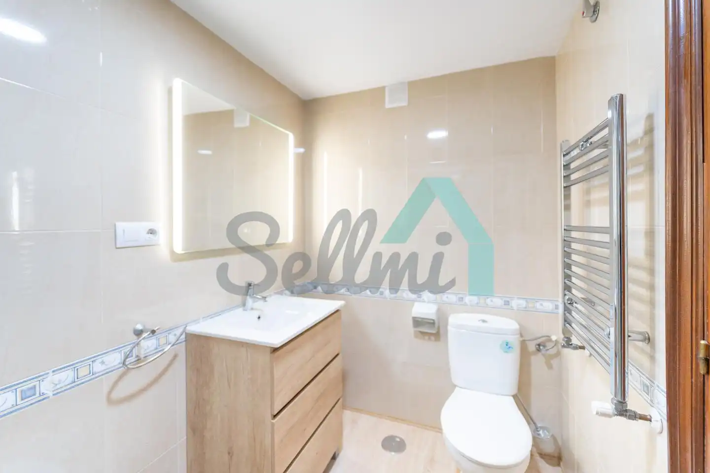 Bathroom of Ground floor for sale in Laviana  with Heating, Terrace and Storage room