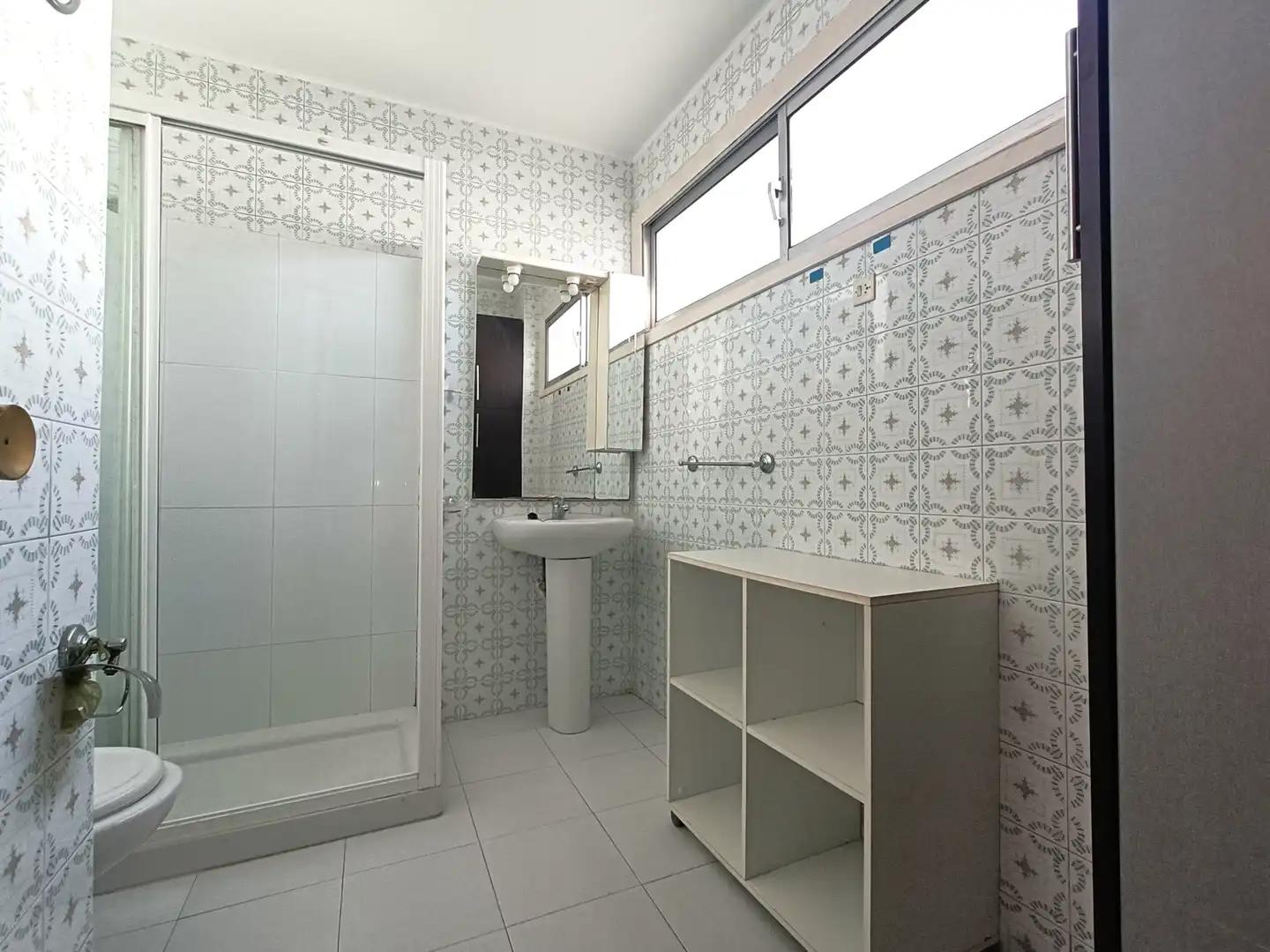 Baño de Piso en venta en Vigo  con Calefacción, Parquet y Trastero