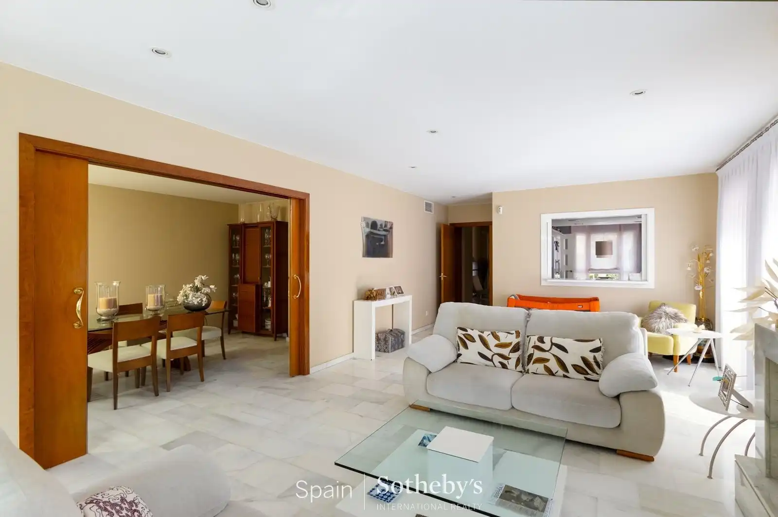 Sala de estar de Casa o chalet en venta en Alella con Aire acondicionado, Calefacción y Jardín privado