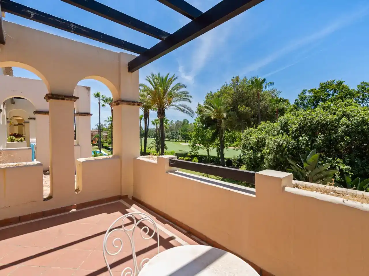 Jardí de Casa adosada en venda en Marbella amb Aire condicionat, Piscina i Balcó