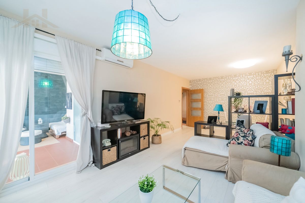 Living room of Flat for sale in Villaviciosa de Odón  with Air Conditioner, Heating and Terrace