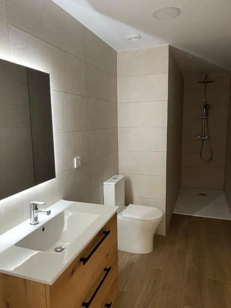 Baño de Planta baja en venta en Elche / Elx con Aire acondicionado, Terraza y Horno