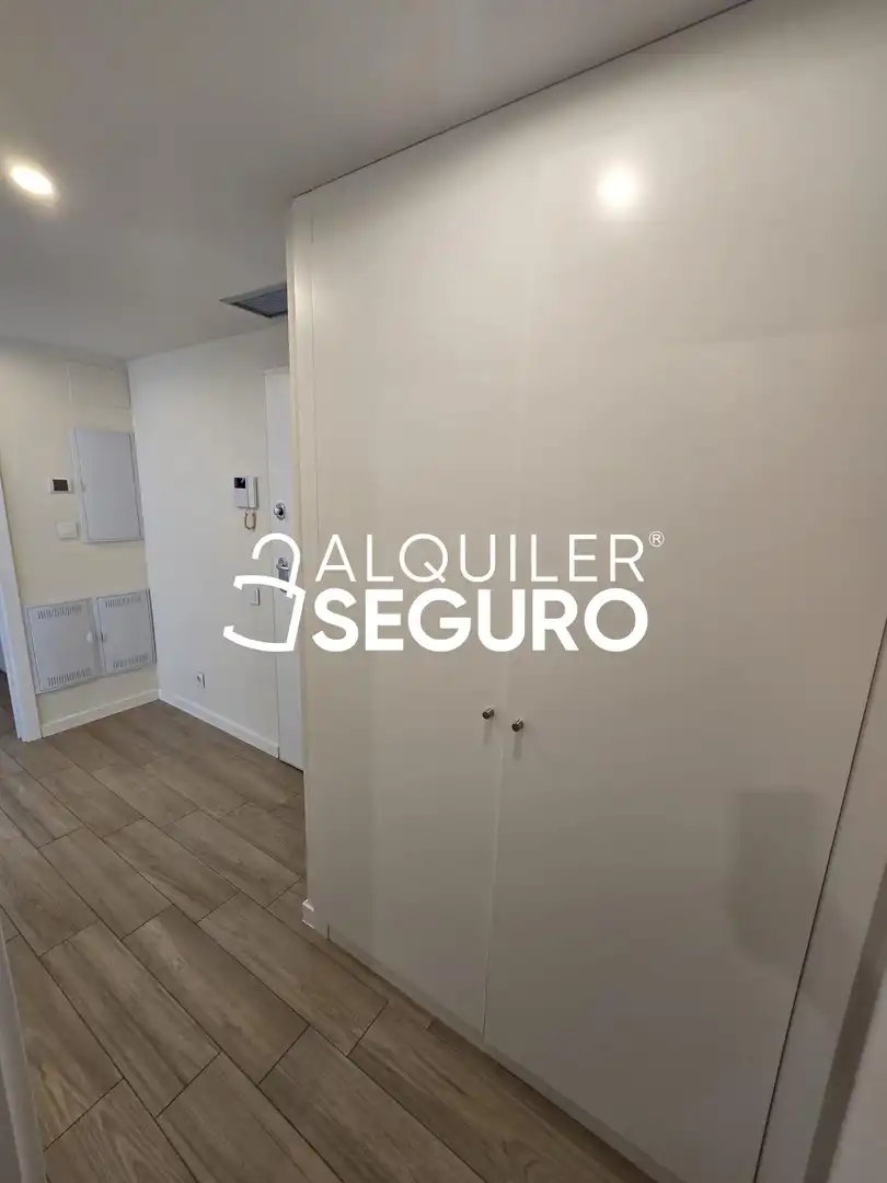 Dormitori de Pis de lloguer en Alcalá de Henares amb Aire condicionat, Calefacció i Terrassa