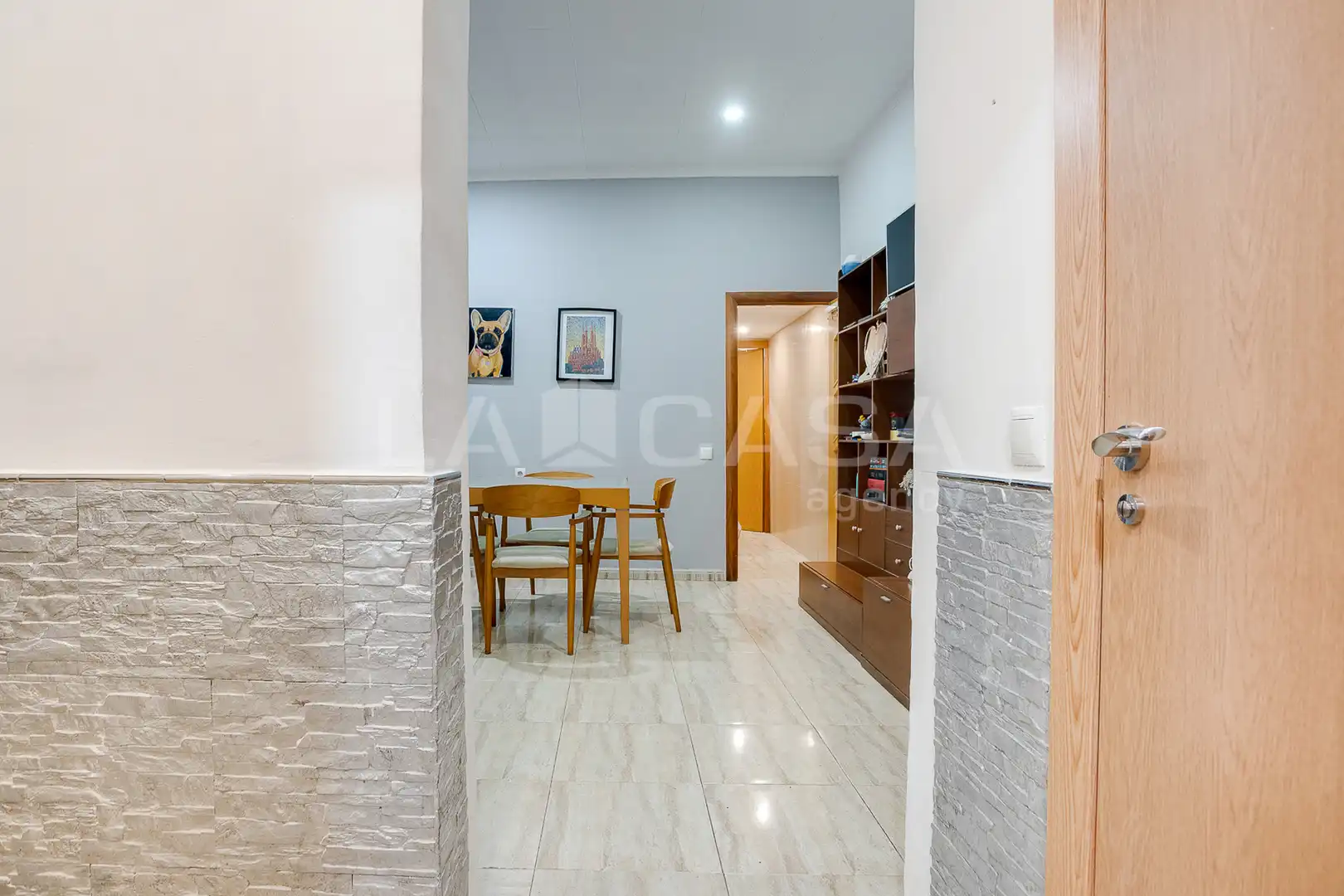 Ground floor for sale in Barcelona  with Heating