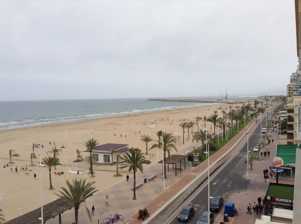 Apartament amb terrassa de lloguer a Paseo maritim neptu, imagen 3