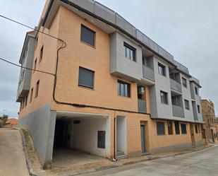 Exterior view of Flat to rent in Muel  with Air Conditioner and Balcony