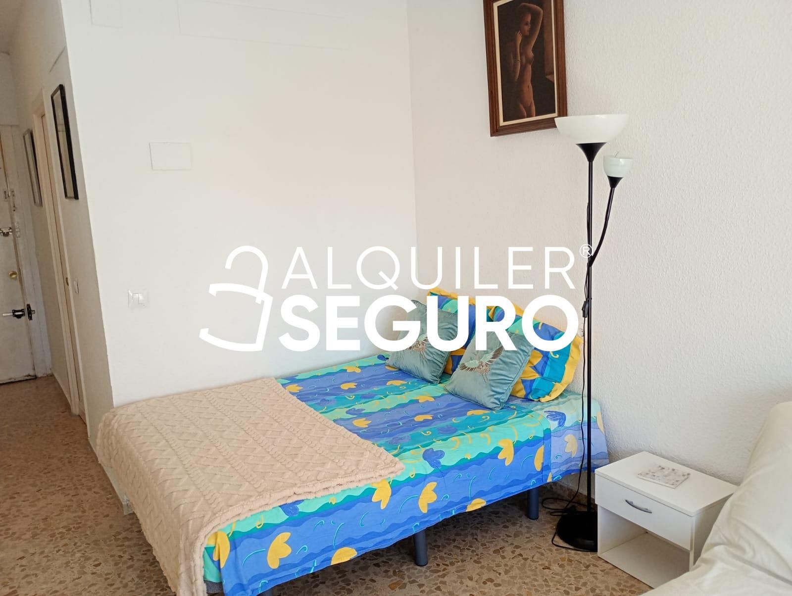 Dormitori de Estudi de lloguer en Torremolinos amb Terrassa i Moblat
