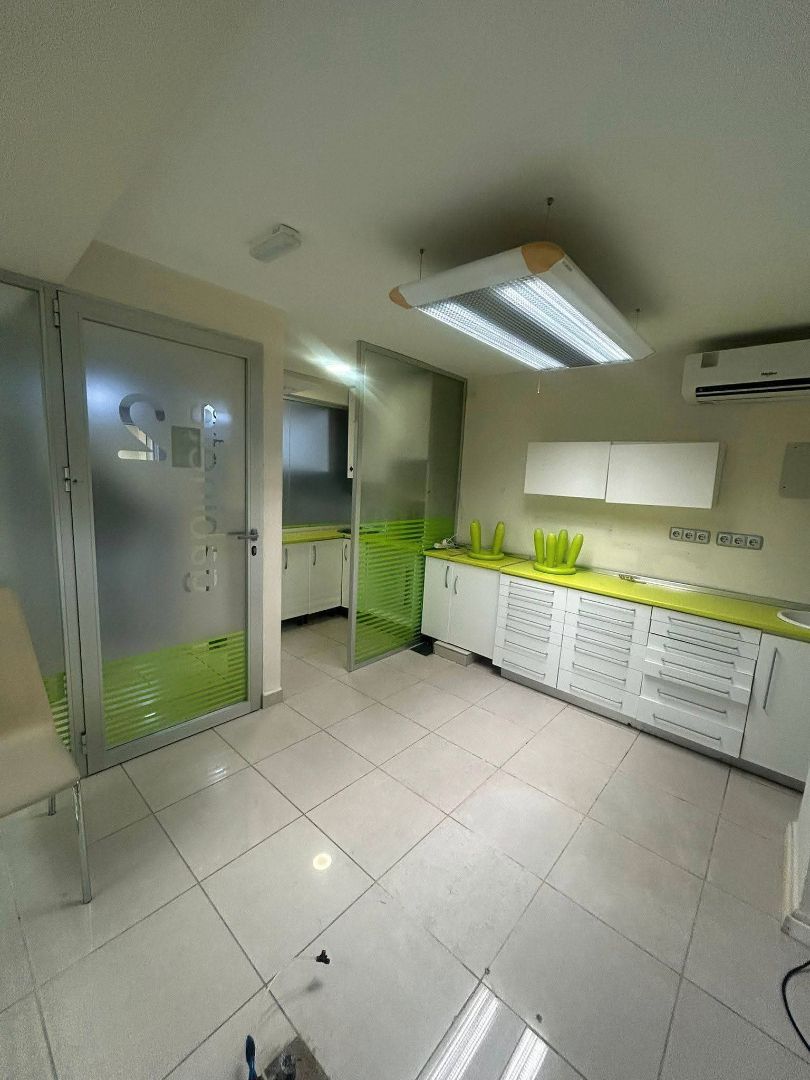 Local en venta en  Melilla Capital con Aire acondicionado, Calefacción y Amueblado